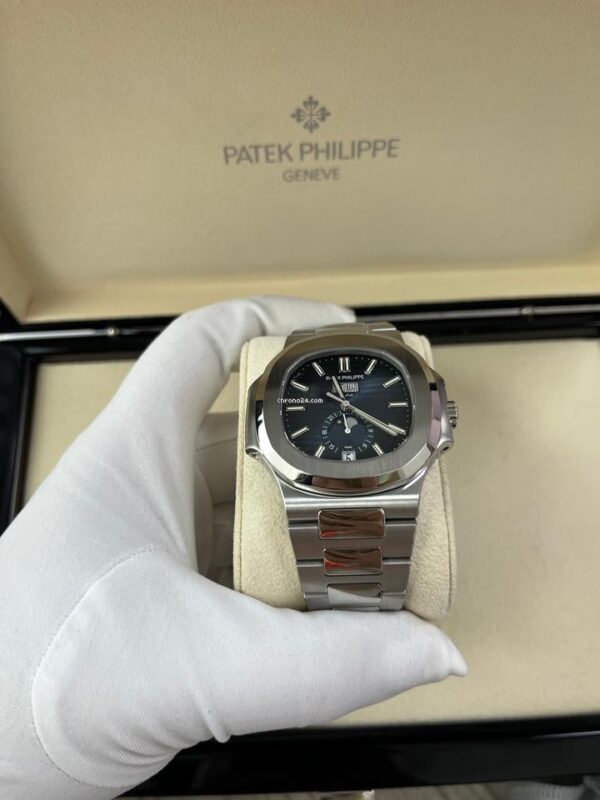 Patek Philippe Nautilus 5726/1 - Image 8